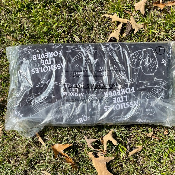 Linda Finegold ALF HEARTS AND SPARROWS
UNISEX BLACK HEAVYWEIGHT HOODIE JACKET - Picture 6 of 6